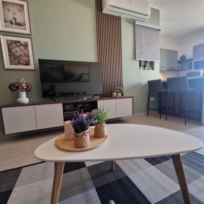 Centrally Located, Well Equipped, Stylish Flat. St. Paul's Bay Exterior foto