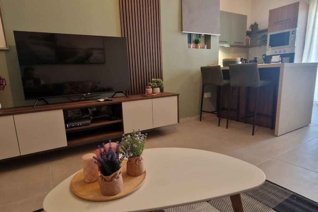 Centrally Located, Well Equipped, Stylish Flat. St. Paul's Bay Exterior foto
